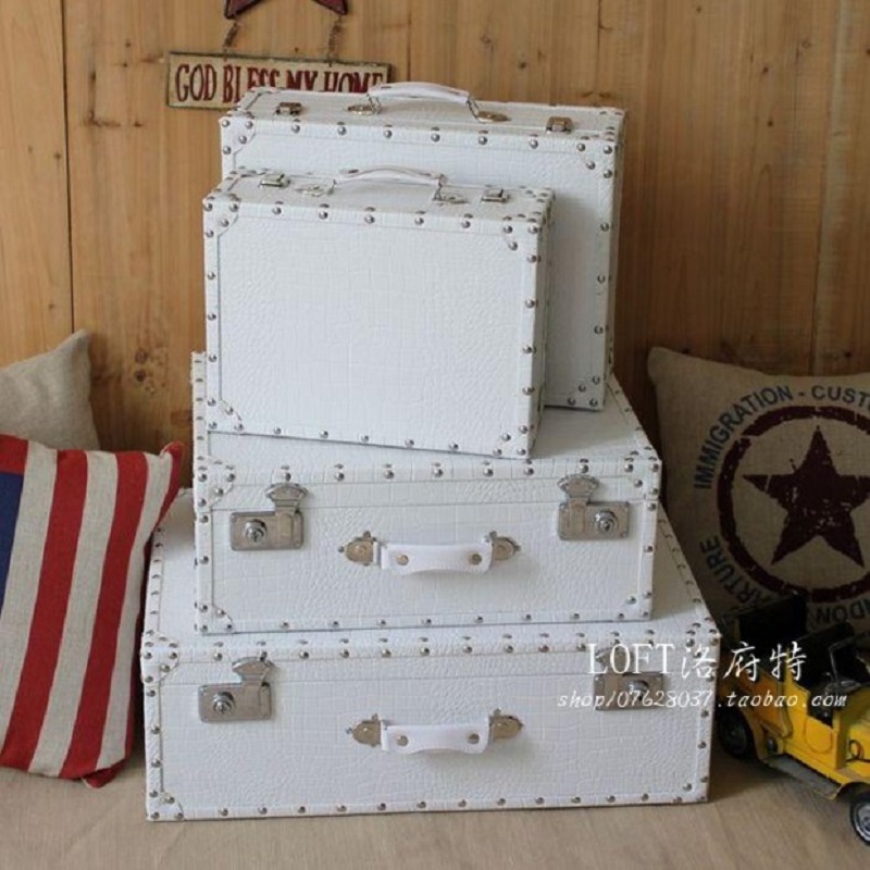 Mala de Viagem com Padrão de C - Retro Vintage Trunk Suitcase avaliação e preço
